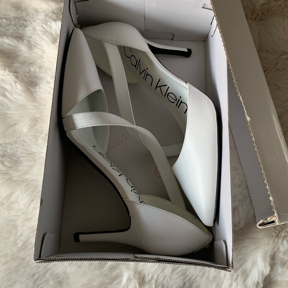 Calvin Klein White Stiletto Heel Pumps, Size 8.5, NEW - Picture 3 of 7